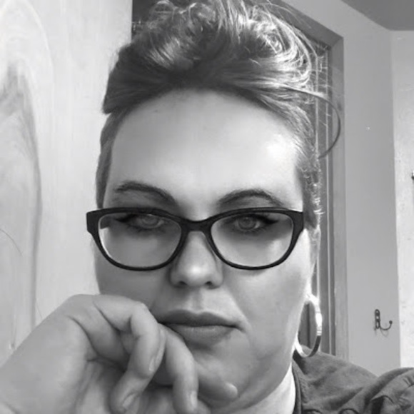 Meet your Posher, Kaley - Picture 1 of 1